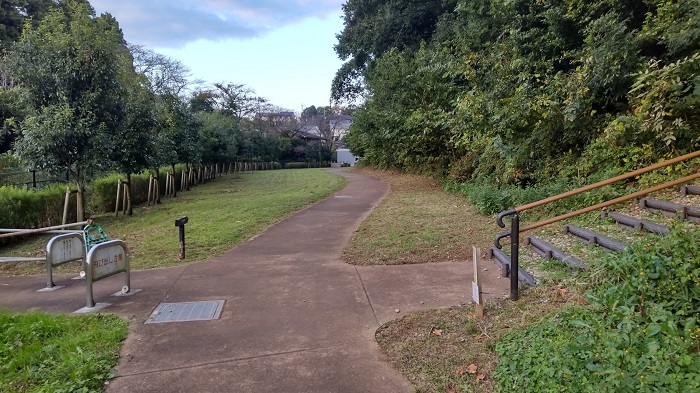 遊歩道四つ角