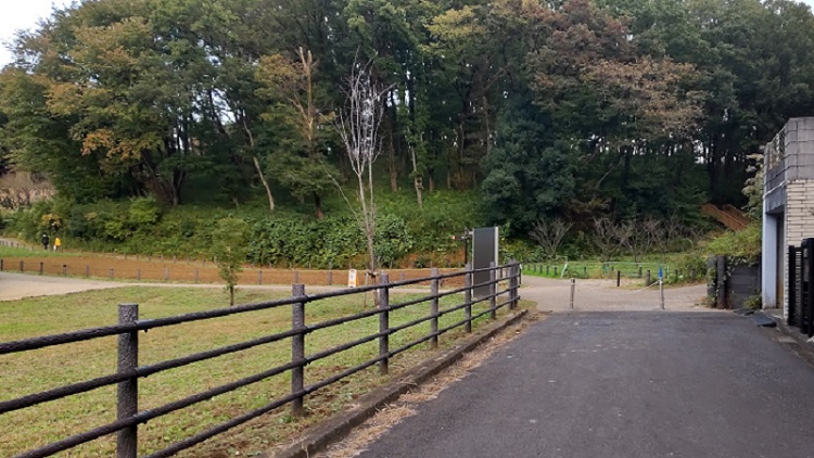 次の遊歩道の入り口